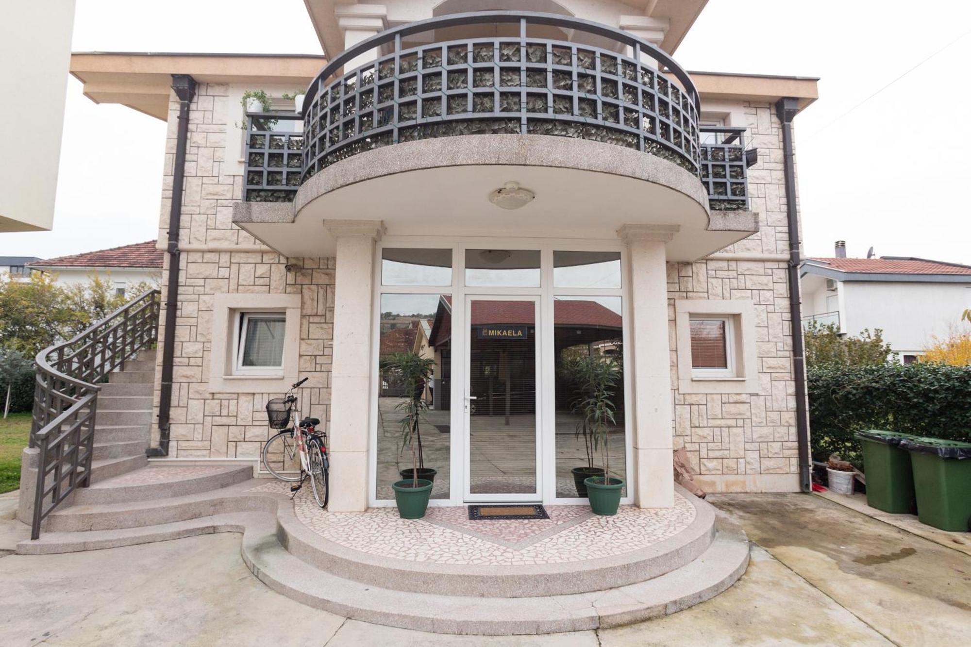 شقة Castelomi بودغوريتْسا المظهر الخارجي الصورة